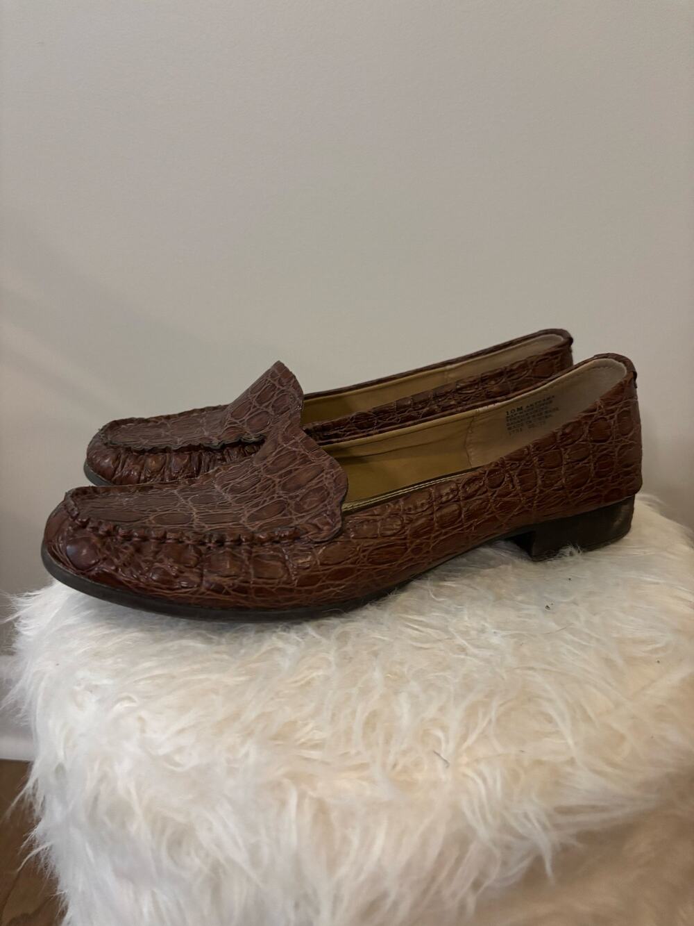 Crocodile print Anne Klein Vama Croc-Embossed Loafers women’s size 10